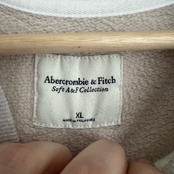 Abercrombie & Fitch Beige, Gray, and White Sweatshirt - Picture 3 of 7